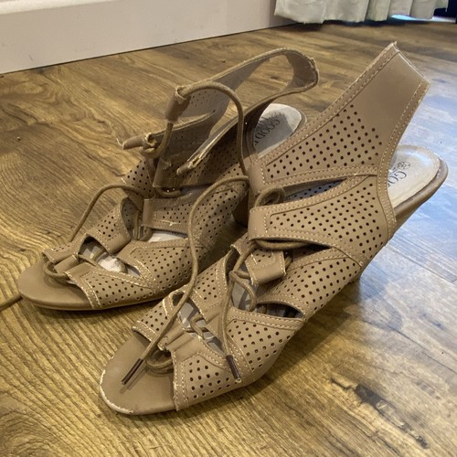 Cream wedge heel - size, 7